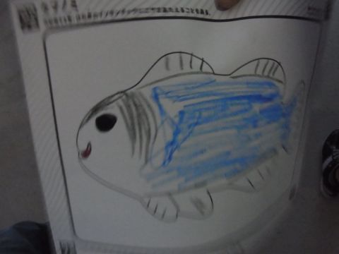 このように魚の型に普通に魚のデザインで描くのもいいでしょう。