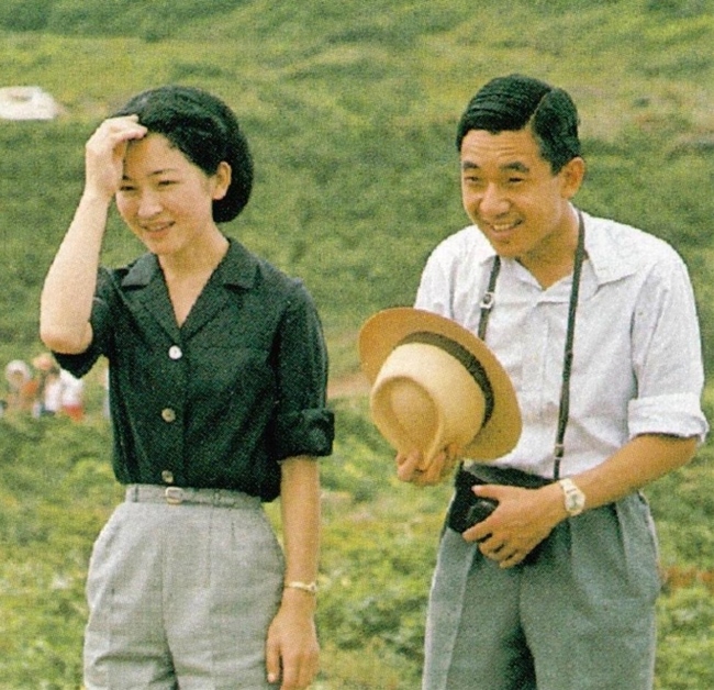 1964 8　八方尾根に登山される皇太子ご夫妻 (2)