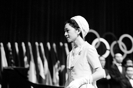 1964 10月　東京オリンピック開会式前の美智子さま