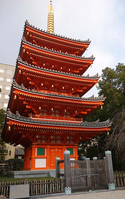 まさか博多のど真ん中に日本一の巨大木彫大仏がいただなんて・・・（東長寺福岡大仏）珍寺めぐり