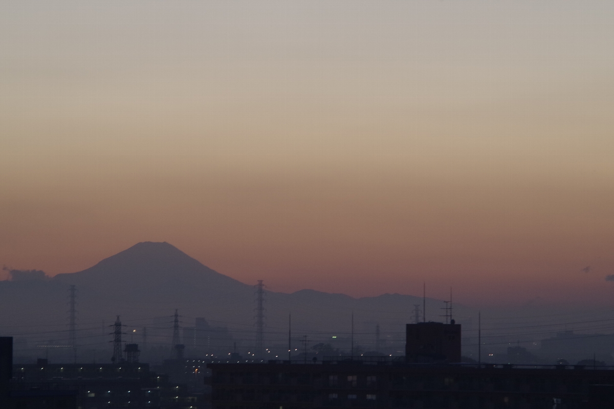 冬のシルエット富士山