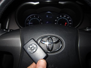 トヨタ　マークXの鍵画像