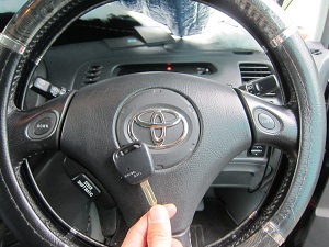 トヨタ　エスティマの鍵画像
